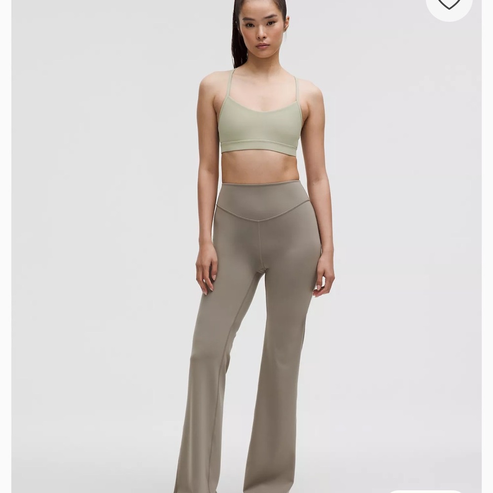 lululemon Flow Y Nulu Bra Fogn 8 - Picture 4 of 5